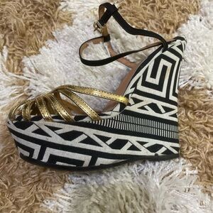 Schultz Gil Black, White & Gold Platform Wedge Strappy Sandals Size 6.5